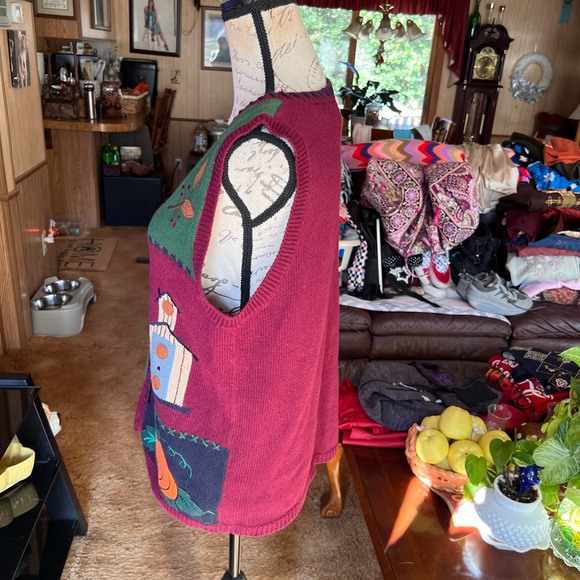 Woman’s vintage Capacity fall embroidered knit sweater vest. - Picture 4 of 16